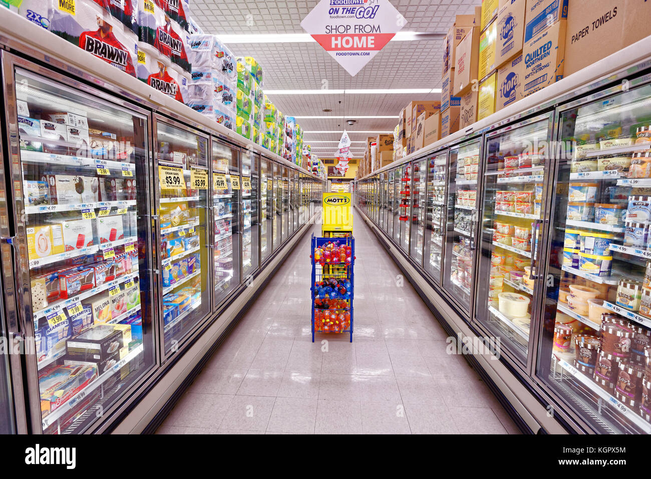 Un tipico negozio di alimentari o supermarket NEGLI STATI UNITI Foto Stock