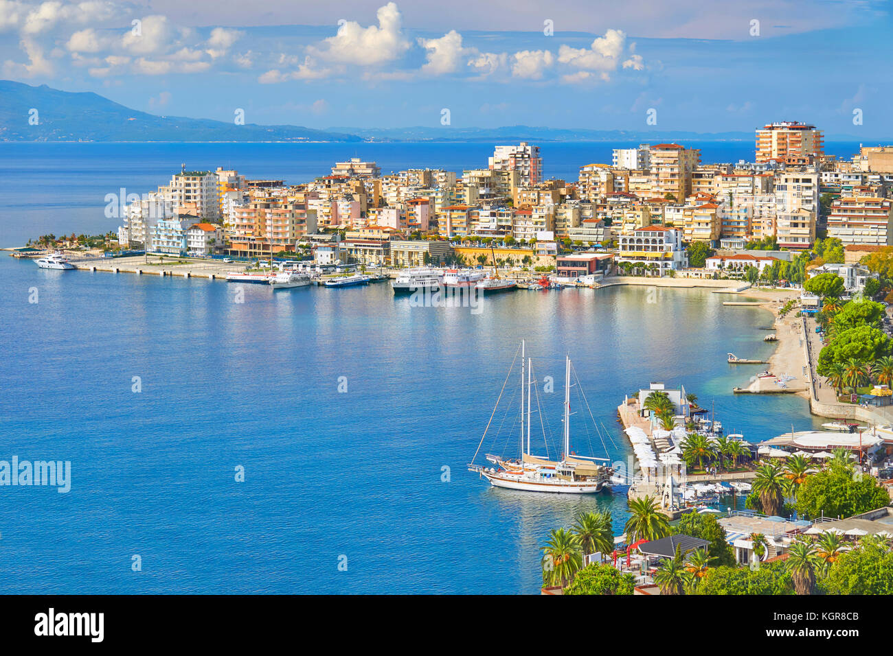 Vista aerea di Saranda porto e marina, Albania Foto Stock