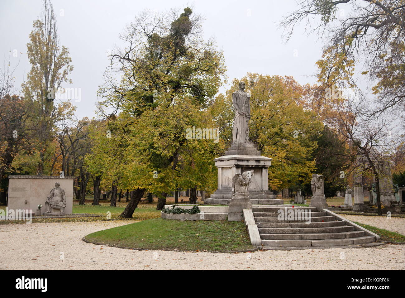 Il cimitero di Kerepesi (Kerepesi úti temető o Kerepesi temető, nome ufficiale: Fiumei úti nemzeti sírkert, cioè "Fiume strada cimitero nazionale") - sculptur Foto Stock