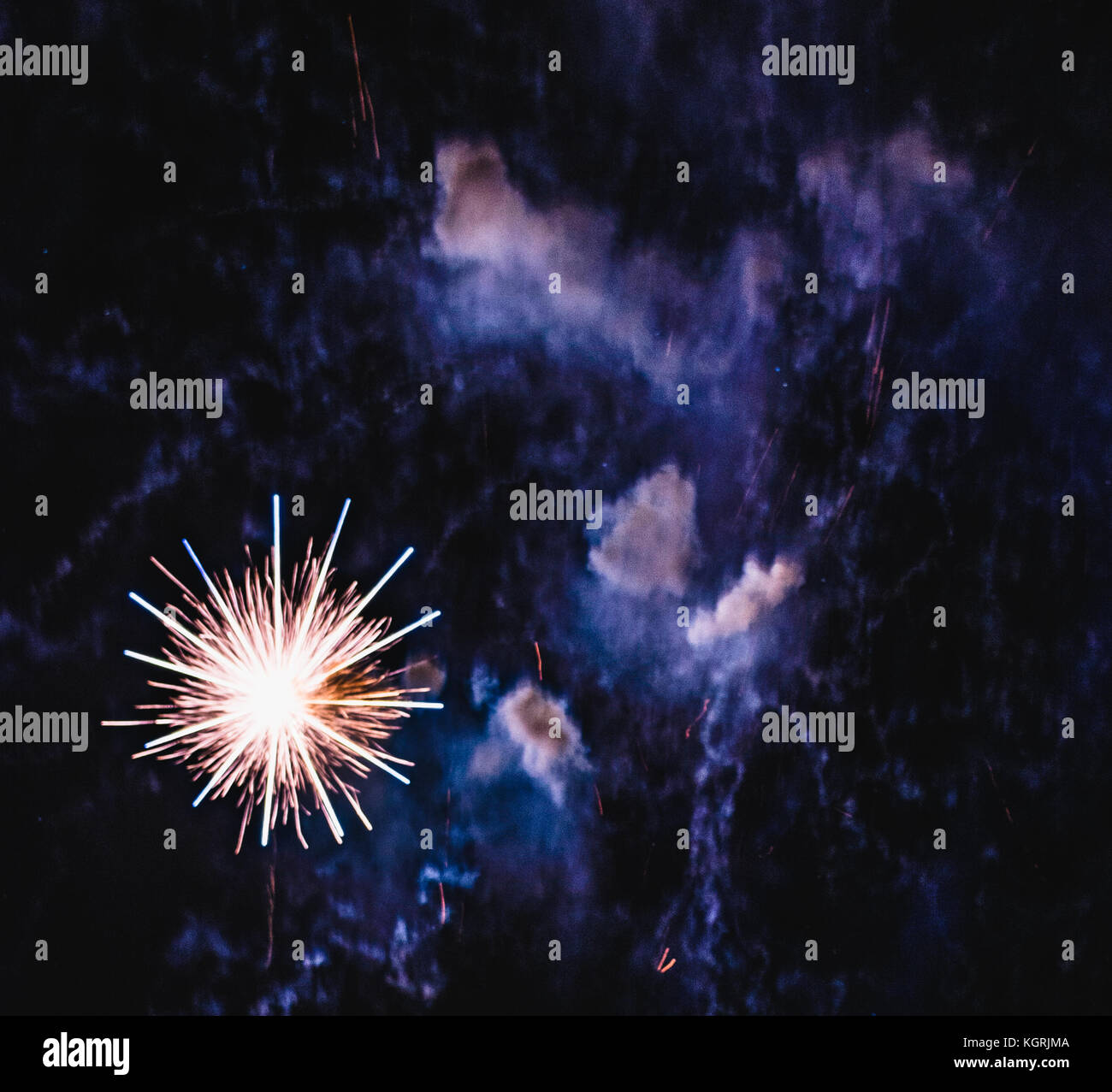 Fuochi d'artificio sulla notte dei falò in Port Erin Foto Stock