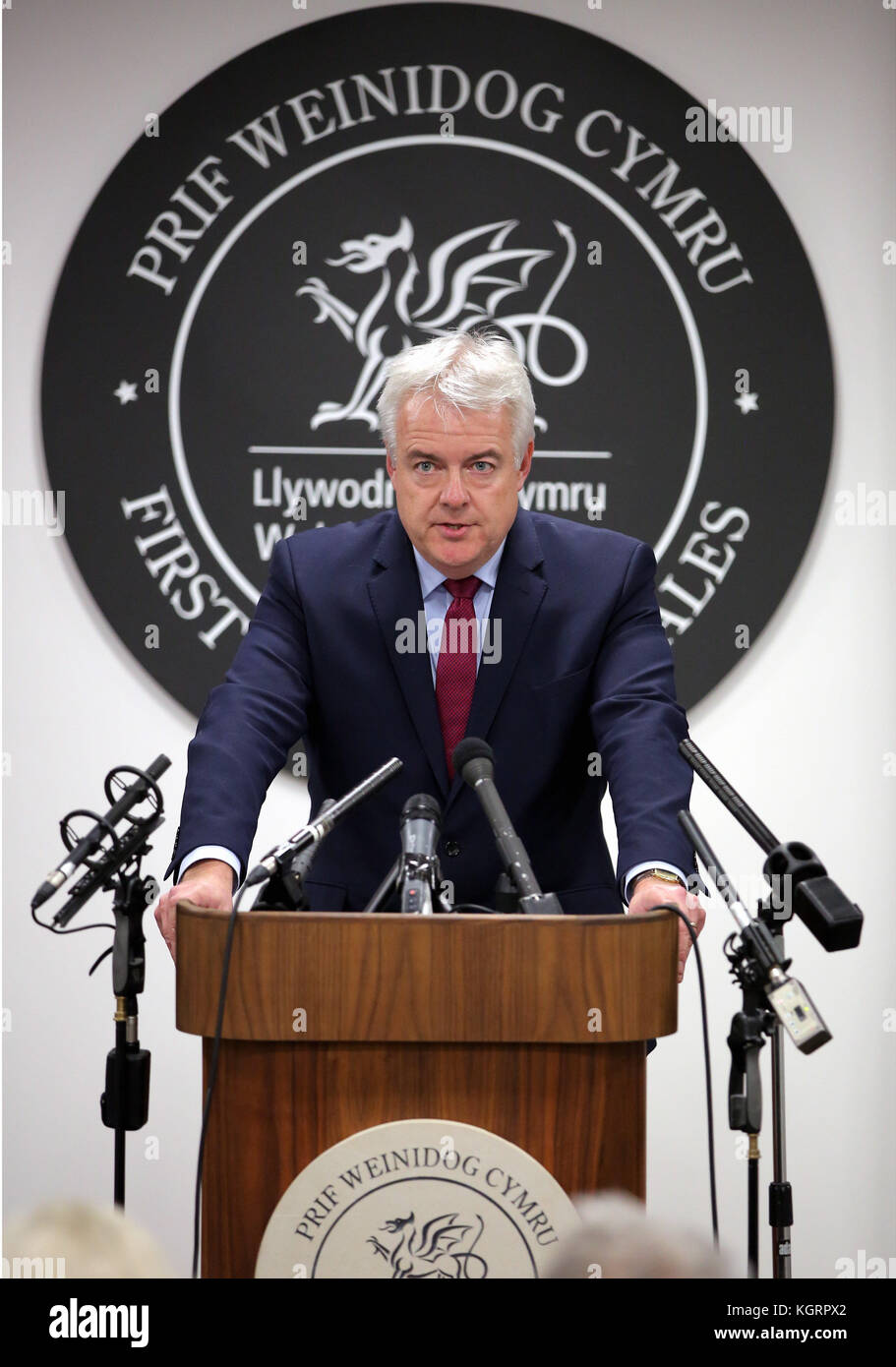 Nella foto: il Primo Ministro per il Galles, Carwyn Jones parla ai media. Giovedì 09 Novembre 2017 Re: Primo Ministro per il Galles Carwyn Jones dà una pres Foto Stock