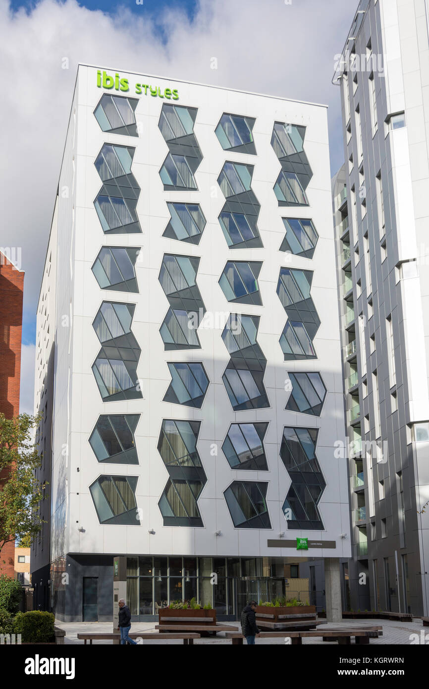 Ibis Styles Hotel, Uxbridge Road, Ealing, London Borough of Ealing, Greater London, England, Regno Unito Foto Stock