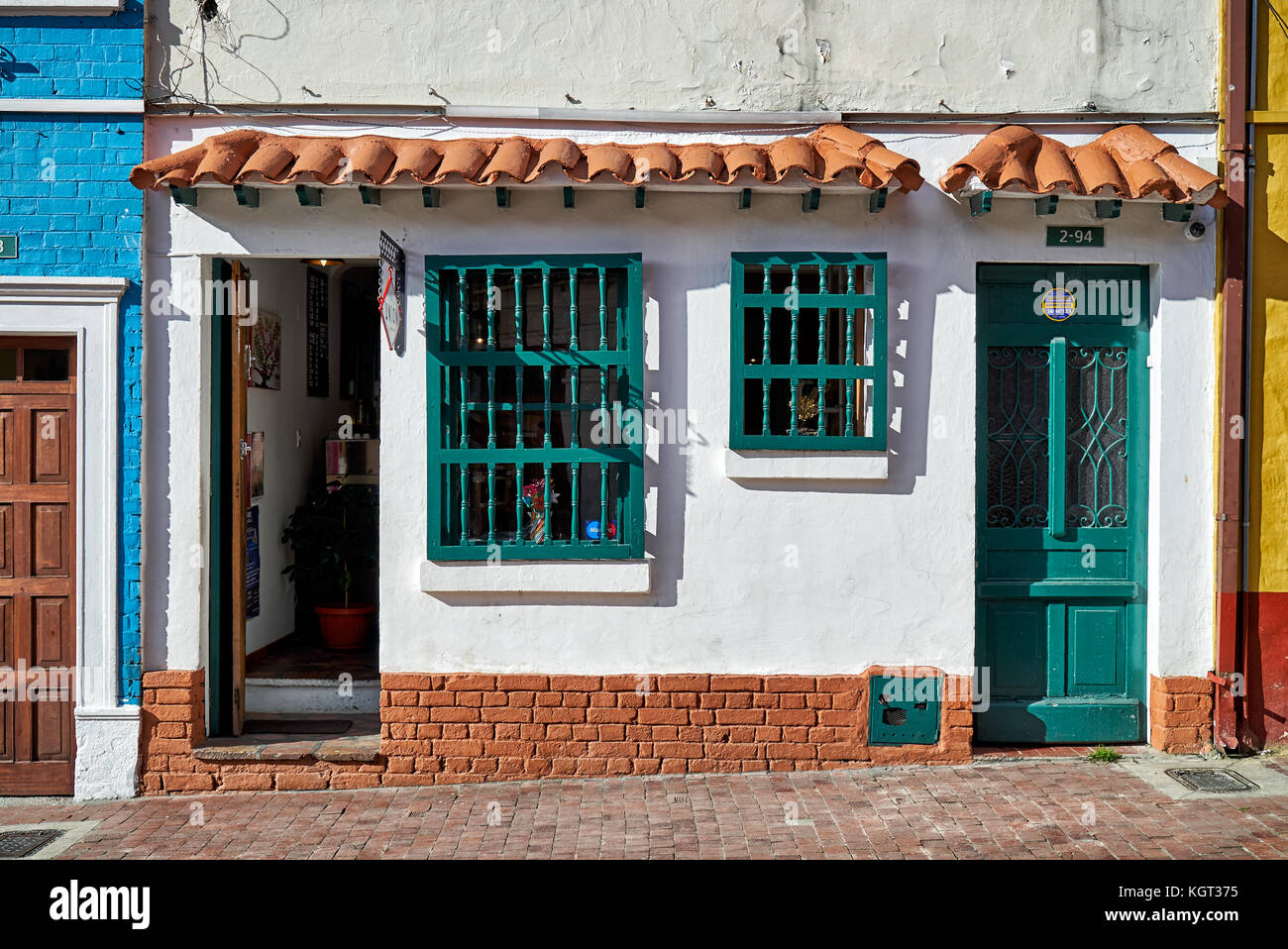 Tipico edificio colorato in Candelaria, Bogotà, Colombia, Sud America Foto Stock