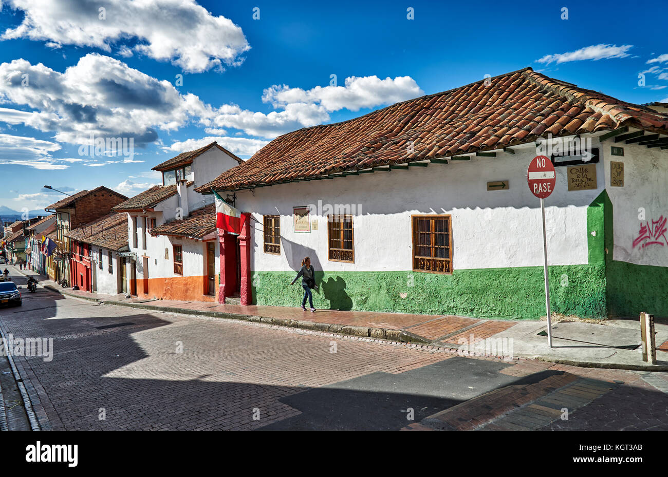 Tipico edificio colorato in Candelaria, Bogotà, Colombia, Sud America Foto Stock