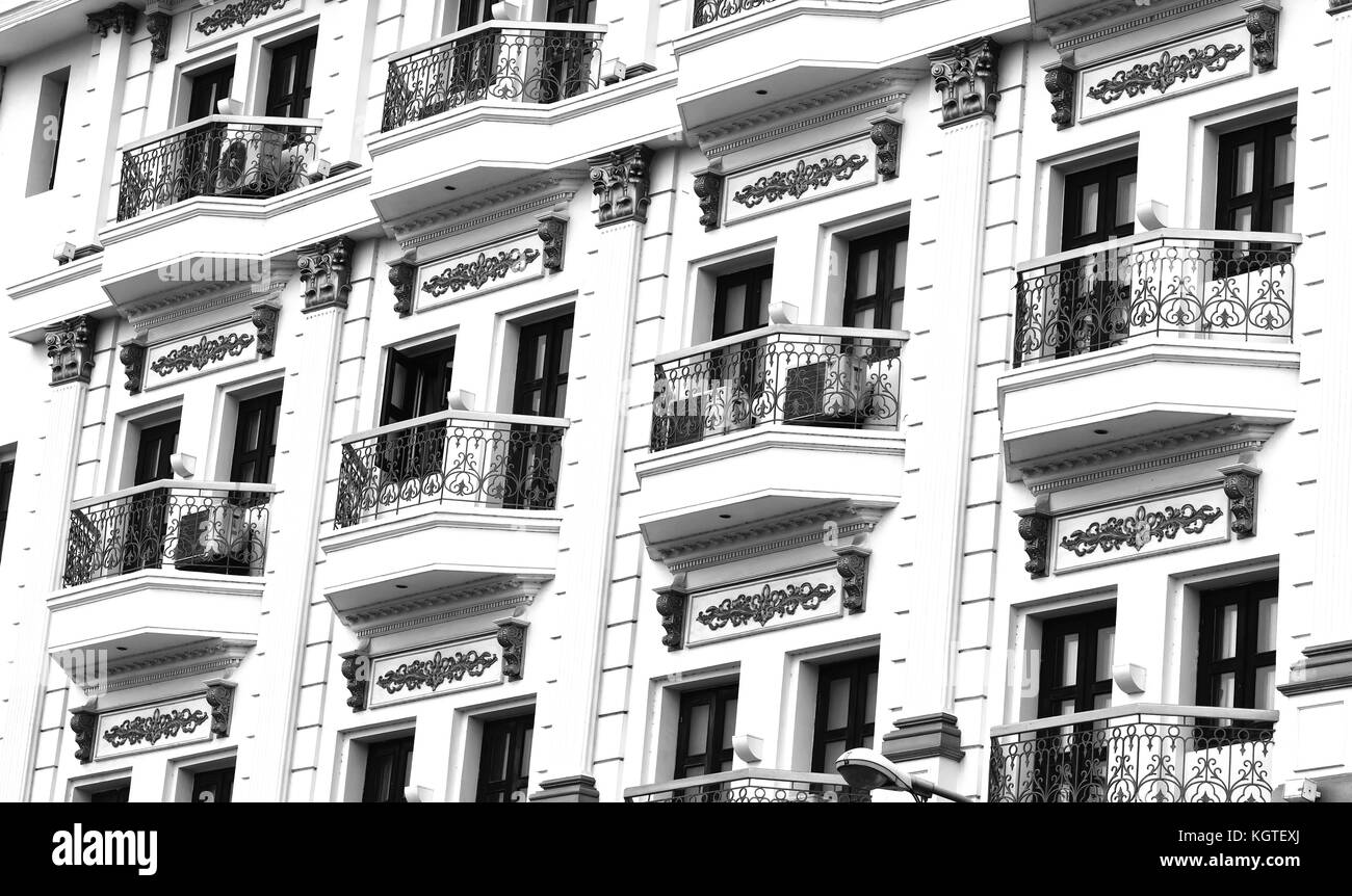 L'hotel Majestic, costruito nel 1925 in stile coloniale francese, è uno degli hotel più lussuosi Foto Stock