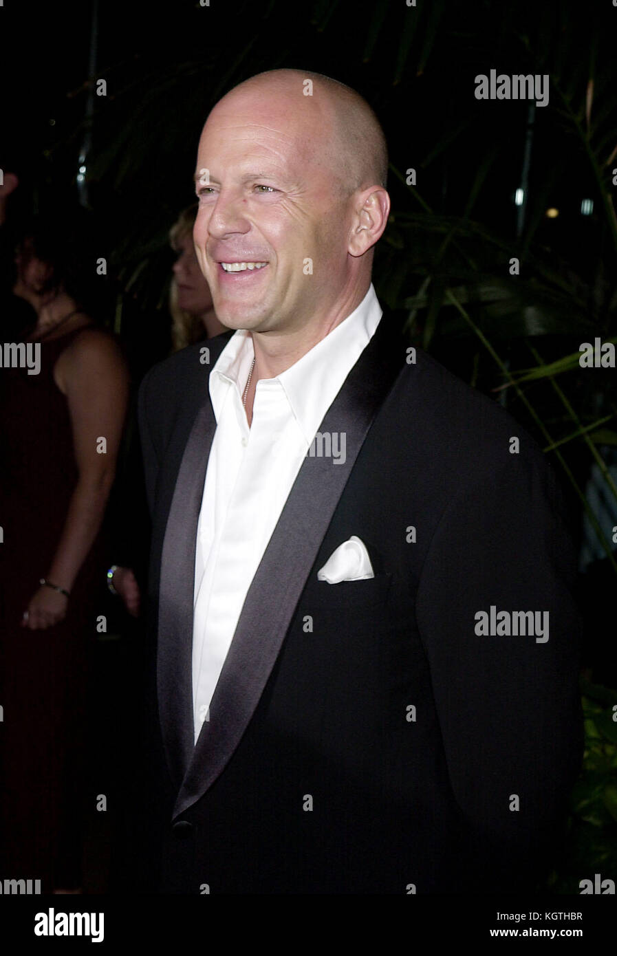 Bruce Willis - = persone, tre quarti, premiere, premi mostra, arrivo, tappeto rosso evento, verticale, sorridente, industria cinematografica, Stati Uniti d'America, attore di cinema, film celebrità, artista, celebrità, guardando la telecamera, fotografia, arte cultura e intrattenimento, partecipare ad un evento, bestof, una persona, Foto Stock