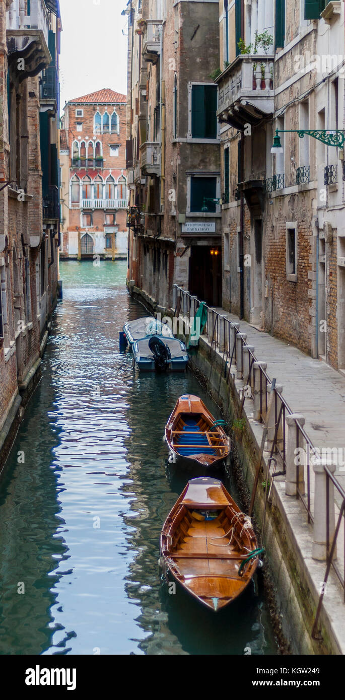 Tipico canale di Venezia,2017. Foto Stock