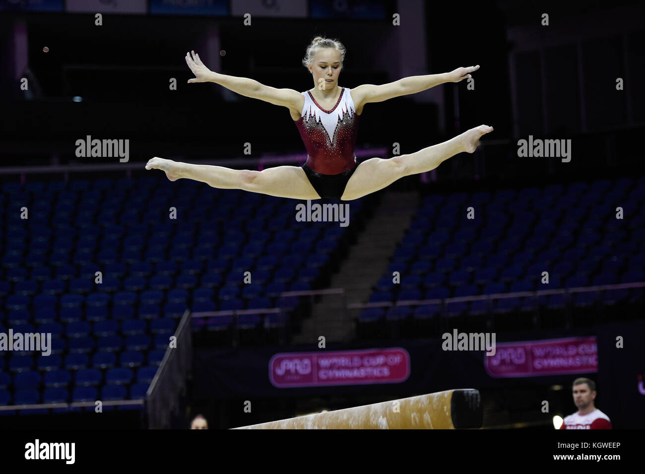 2017 Coppa del Mondo di ginnastica. L'Arena O2.Sabato, 8 aprile 2017. Donna della concorrenza .Angelina MELNIKOVA Foto Stock