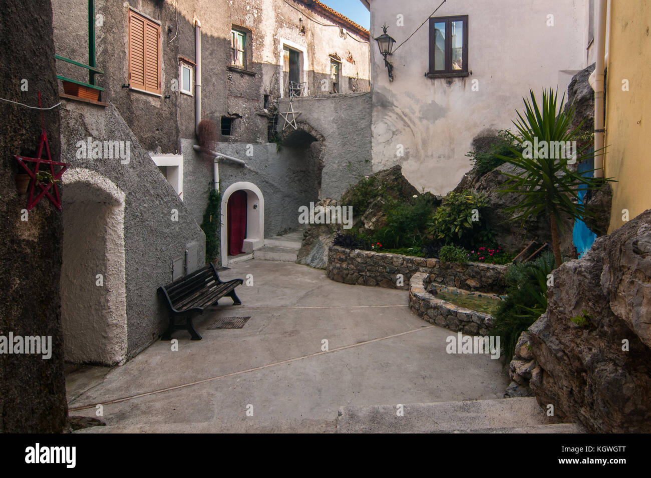 Una vista del villaggio di Aieta, Italia. aieta (scritto anche in forma  ajeta) è un comune italiano di 814 abitanti della provincia di Cosenza in  Foto stock - Alamy