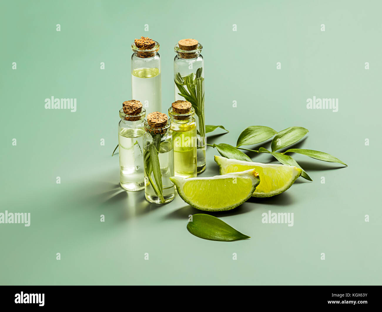 L'olio essenziale di olio di lime Foto Stock
