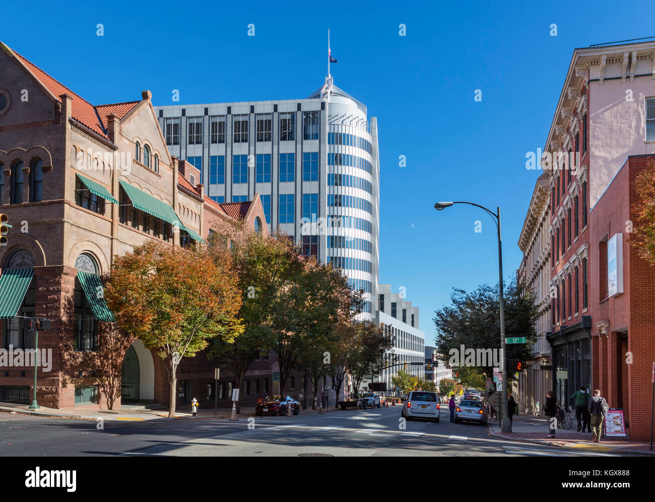 E Main Street nel centro di Richmond, Virginia, Stati Uniti d'America Foto Stock