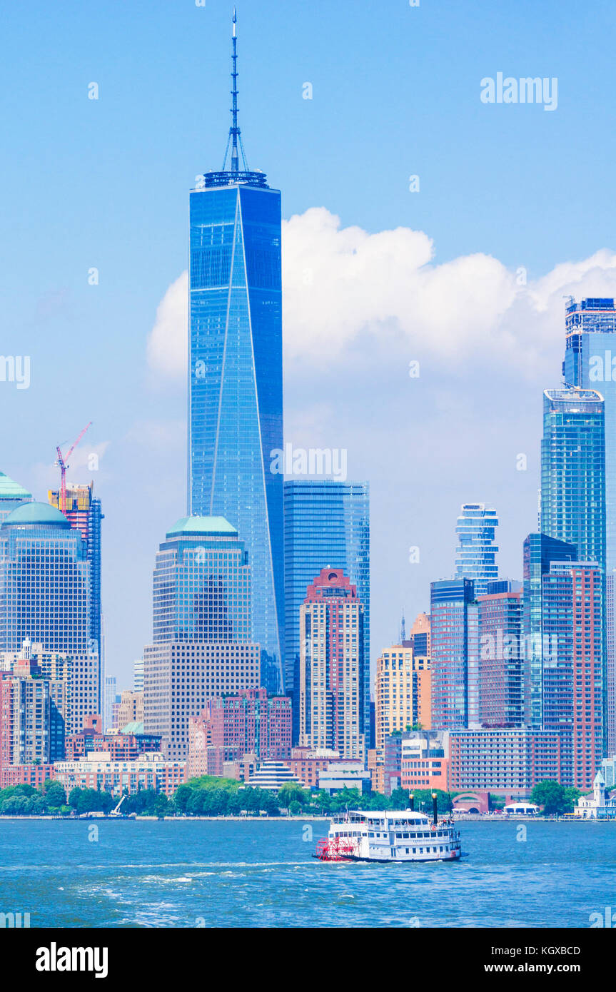 Skyline di New York City usa new york skyline skyline di manhattan con grattacieli tra cui la Freedom Tower Lower Manhattan island cbd new york stati uniti d'America Foto Stock