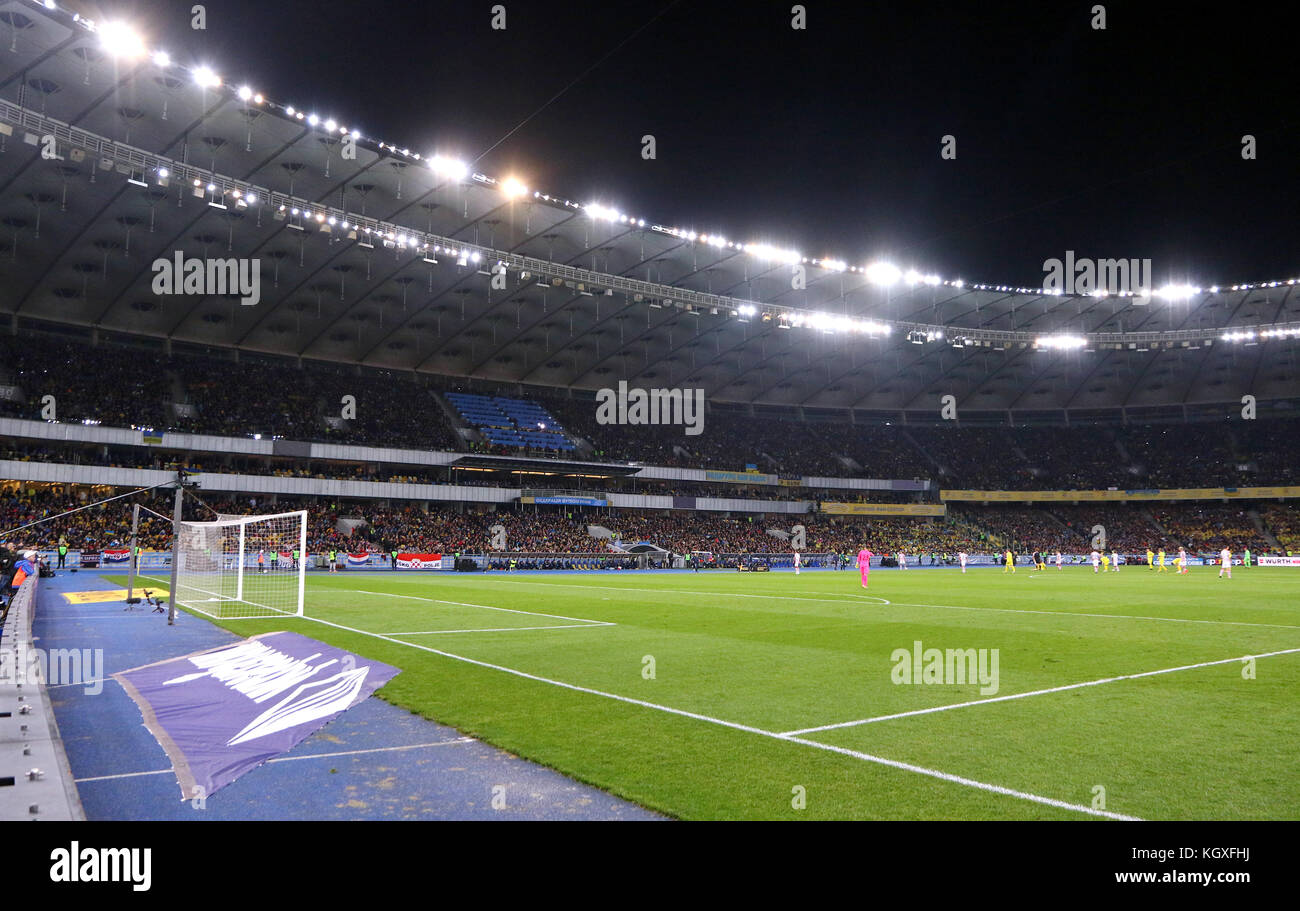 KIEV, UCRAINA - 9 OTTOBRE 2017: Vista panoramica dello stadio NSC Olimpiyskyi a Kiev durante la Coppa del mondo FIFA 2018 partita di qualificazione Ucraina / Croazia. Il v Foto Stock