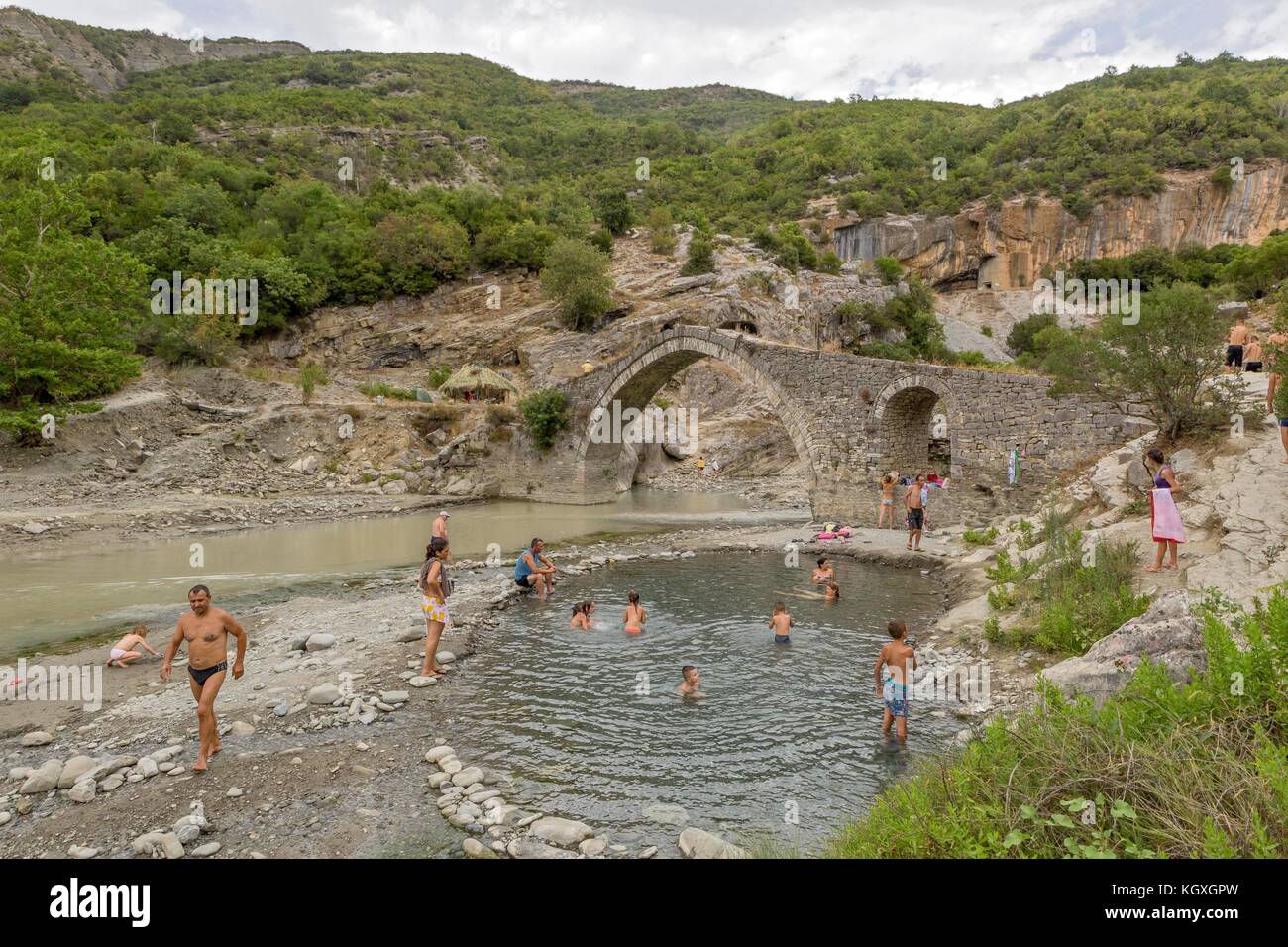 Stagni termali di Banjë vicino Përmet, Albania. Foto Stock