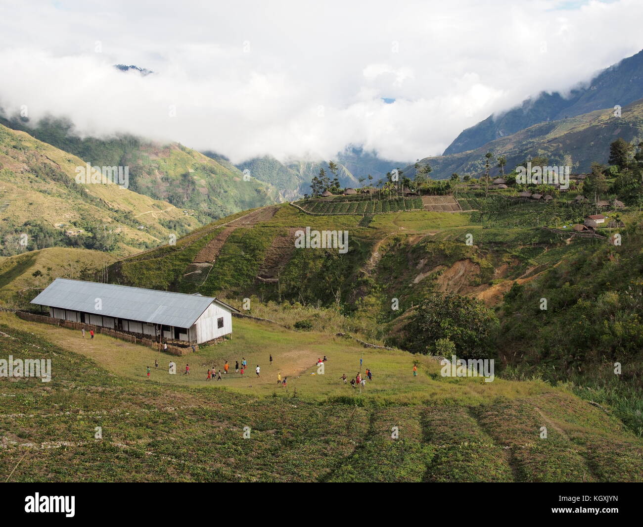 Edificio scolastico in un villaggio di Papua in Il Baliem Valley, Papua Foto Stock