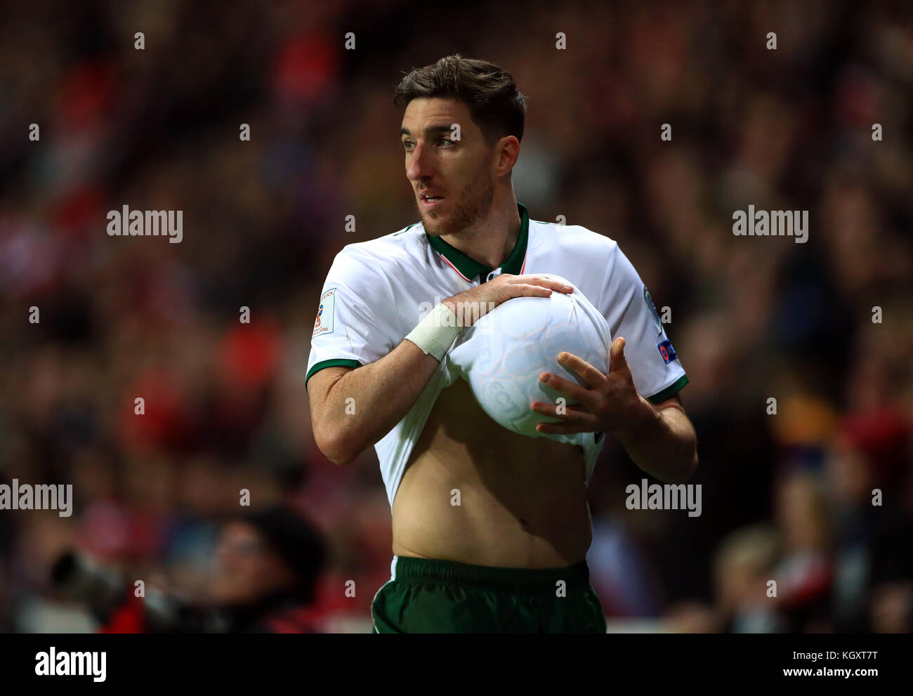 Stephen Ward della Repubblica d'Irlanda durante la partita di prima tappa di qualificazione della Coppa del mondo FIFA al Parken Stadium di Copenaghen. PREMERE ASSOCIAZIONE foto. Data foto: Sabato 11 novembre 2017. Vedi la storia della Pennsylvania Soccer Republic. Il credito fotografico dovrebbe essere: Filo Tim Goode/PA. RESTRIZIONI: Solo per uso editoriale, non uso commerciale senza previa autorizzazione. Foto Stock