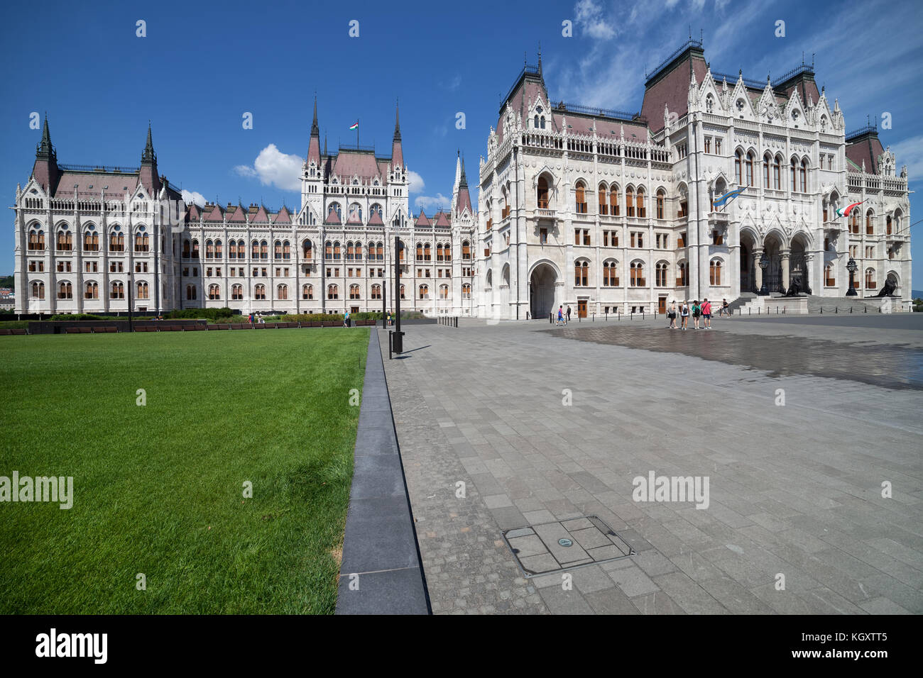 Parlamento ungherese da Kossuth Lajos square a budapest, Ungheria, storico punto di riferimento della città. Foto Stock