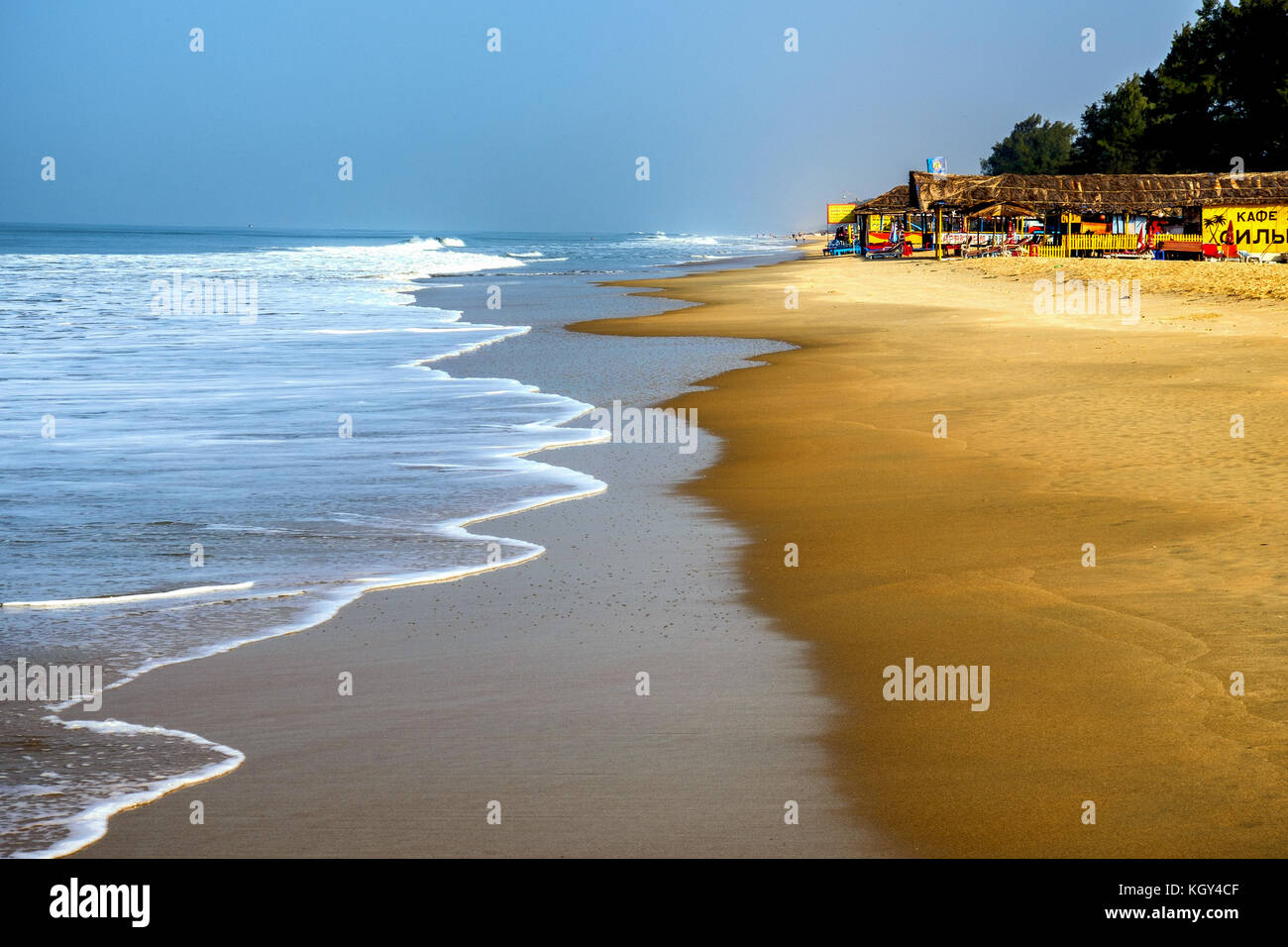 Spiaggia di Varca vicino Tamborim nella parte sud di Goa, India Foto Stock