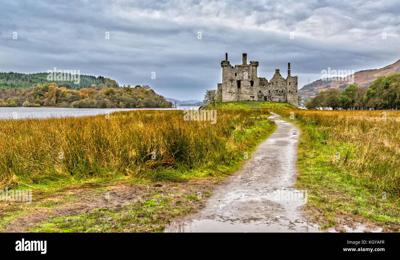 Kilchurn Castle in Scozia in autunno Foto Stock