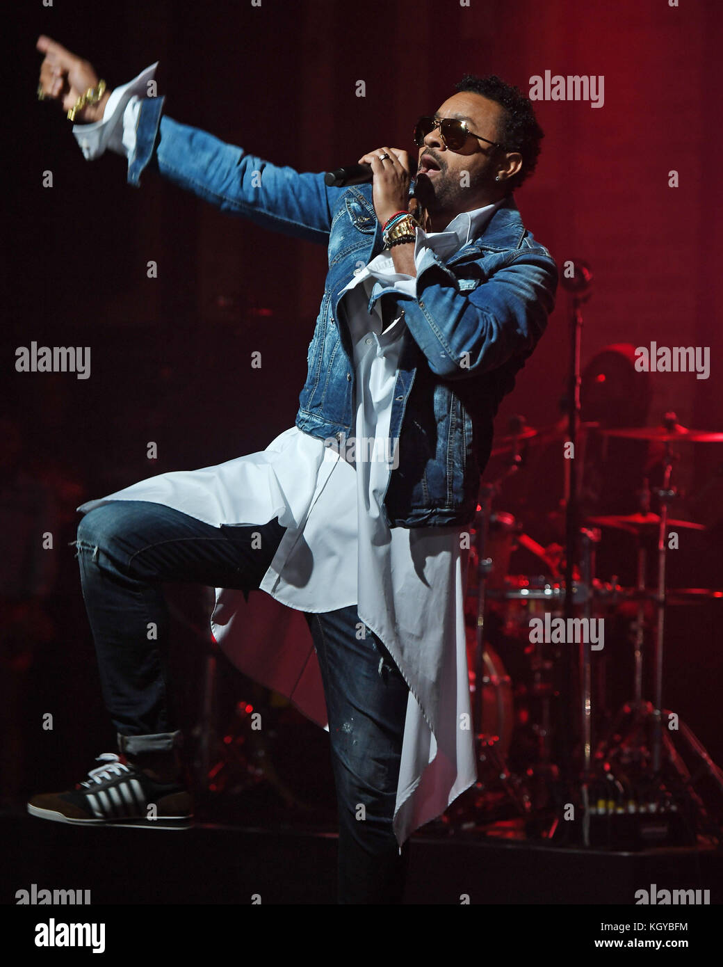 Fort LAUDERDALE FL - 09 NOVEMBRE: Shaggy si esibisce a Revolution Live il 9 novembre 2017 a Fort Lauderdale, Florida. Credito: mpi04/MediaPunch Foto Stock