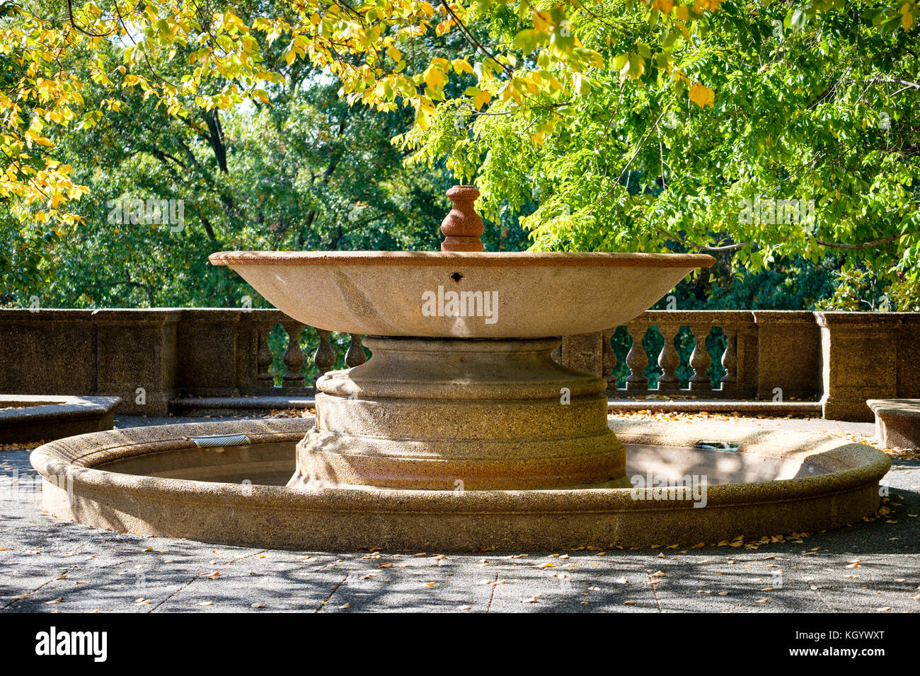Parco cittadino del quartiere di Columbia Heights, Meridian Hill Park/Malcolm X Park Fountain a Washington, D.C., Stati Uniti d'America, USA. Foto Stock
