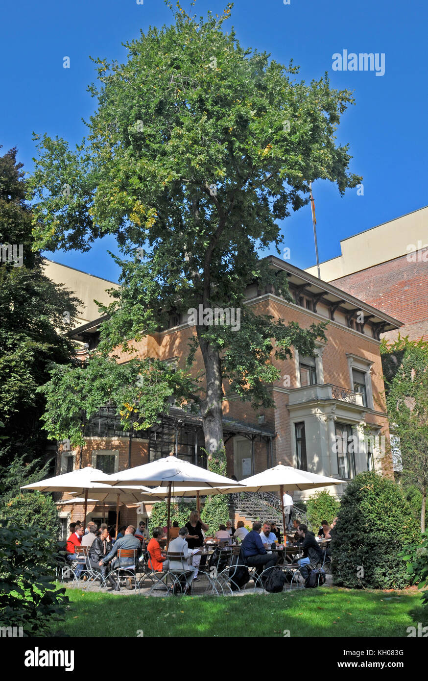 Cafe Wintergarten nella Literaturhaus sulla Fasanenstrasse vicino a Kurfurstendamm, Berlino, Germania Foto Stock