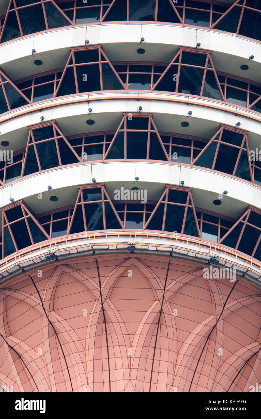 Kuala Lumpur (kl) torre closeup vista del pod girevole Foto Stock