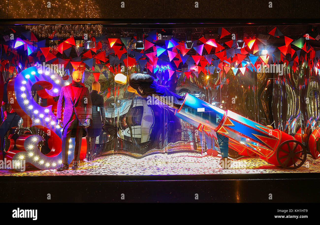 La vetrina di Natale di Galeries Lafayette centro commerciale,Parigi,Francia Foto Stock