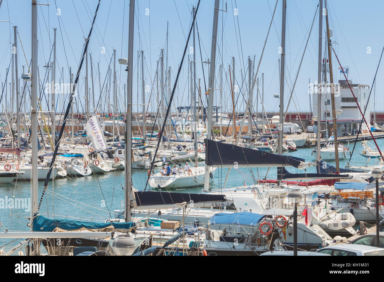 Barcellona, Spagna - 21 Giugno 2017 : panoramica del Porto Olimpico di Barcellona, un marina aperta nel 1991 che ha ospitato le gare in barca durante la 199 Foto Stock