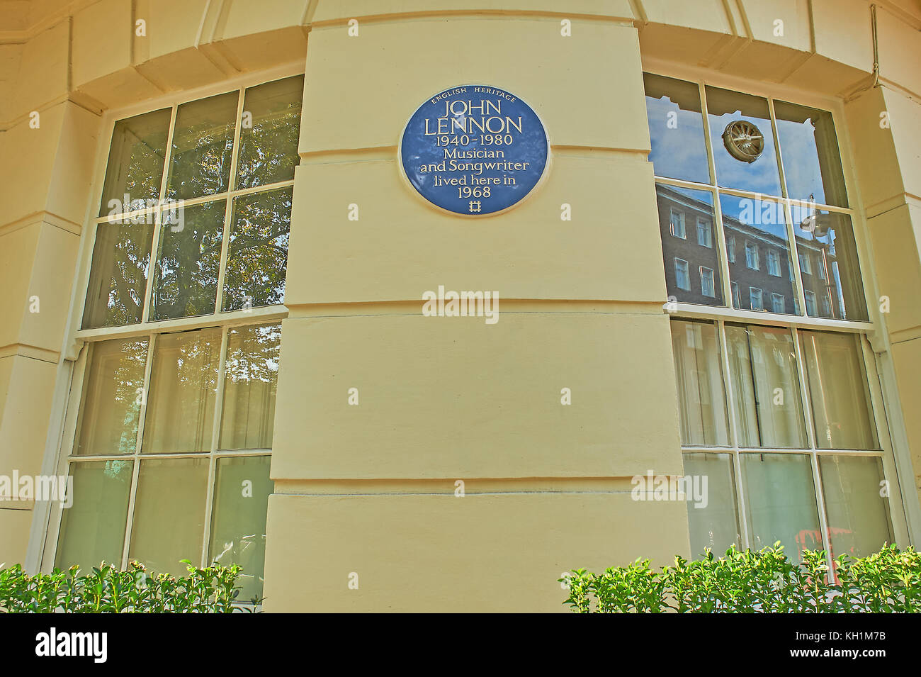 Circolare della placca blu su una facciata a Londra evidenziando John Lennon vissuto in un edificio per un breve periodo di tempo Foto Stock