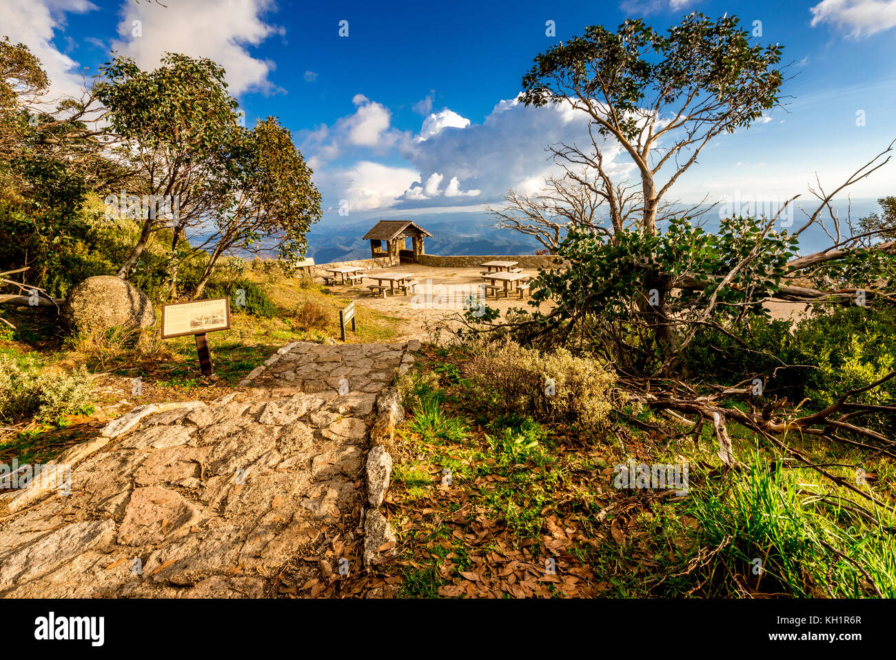 La Scenic area pic-nic nei pressi della vetta di Monte Buffalo in Victoria, Australia Foto Stock