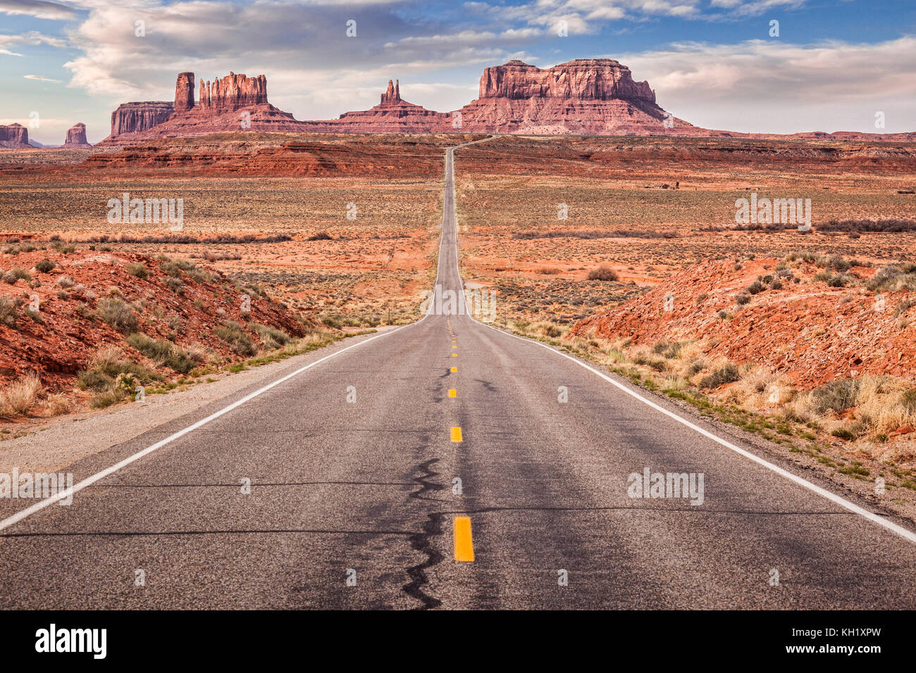 Route 163, Arizona, avvicinandosi alla monument valley. Foto Stock