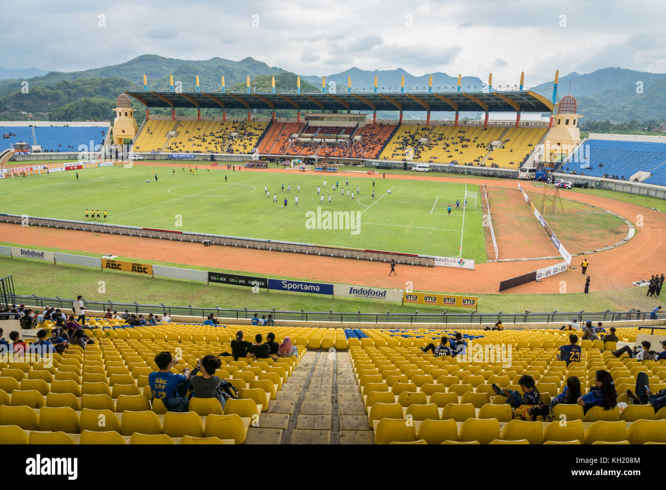 Bandung, Indonesia - ottobre 2017: jalak harupat soreang Stadium, lo stadio utilizzato dalla locale professional football club persib bandung Foto Stock