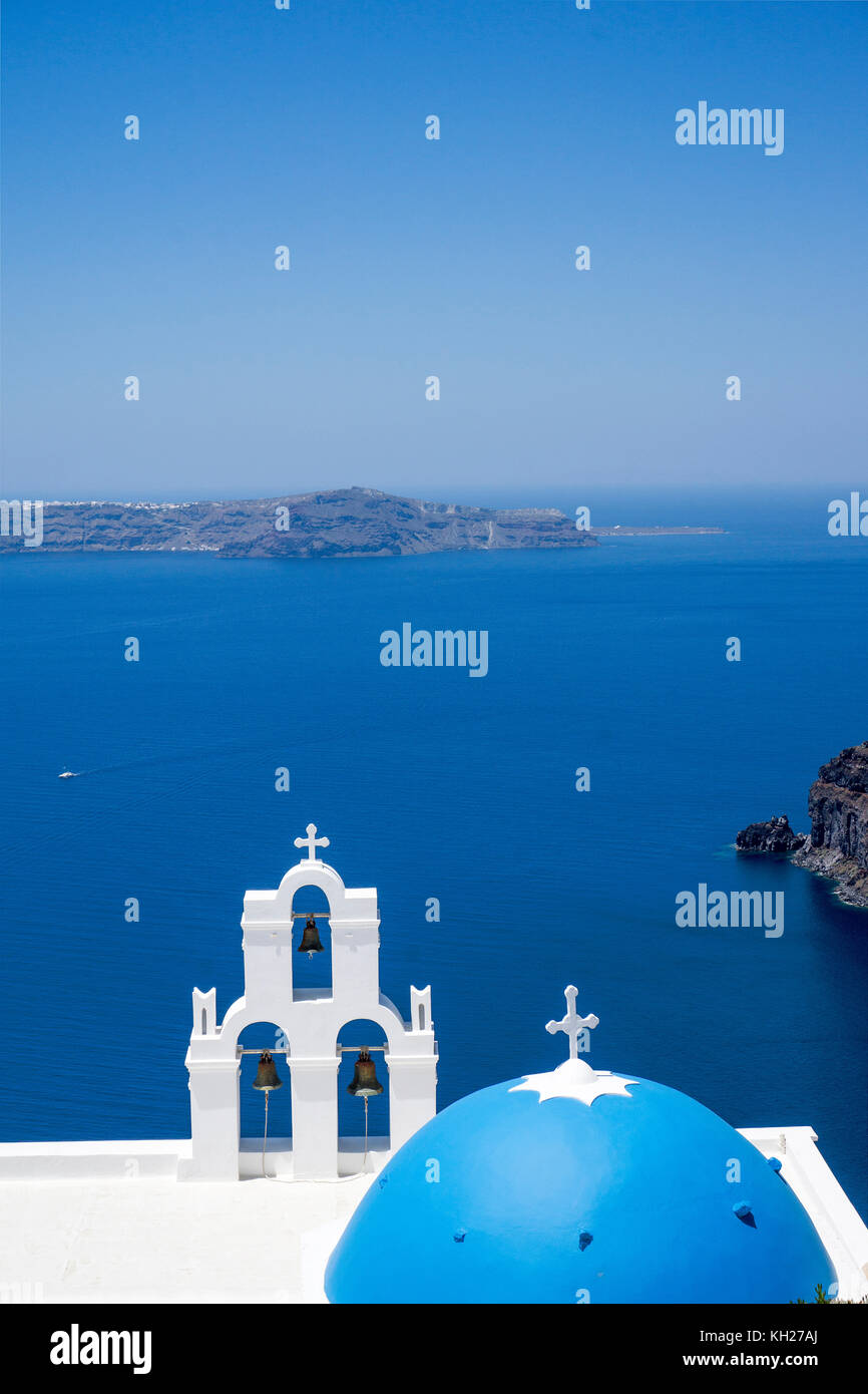 Chiesa Ortodossa presso il bordo del cratere di Firofestani, vista sulla Caldera, SANTORINI, CICLADI Grecia, Mare Mediterraneo, Europa Foto Stock