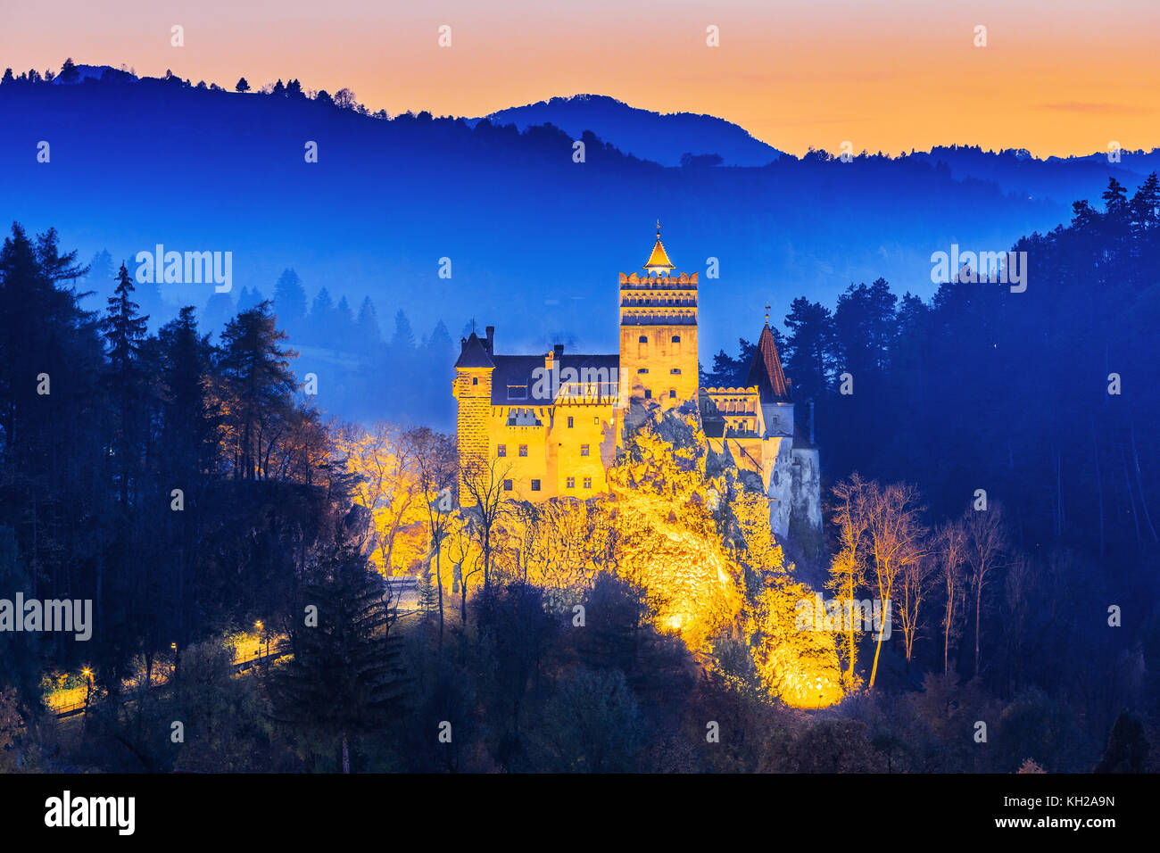 Brasov, Transilvania. romania. il castello medievale di crusca, noto per la leggenda di Dracula. Foto Stock