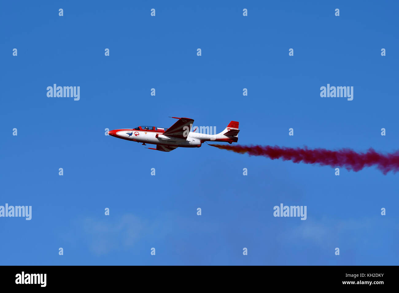 Iskra polish air force team ad Atene battenti settimana 2017 air-show di tanagra Air Force Base in Grecia Foto Stock