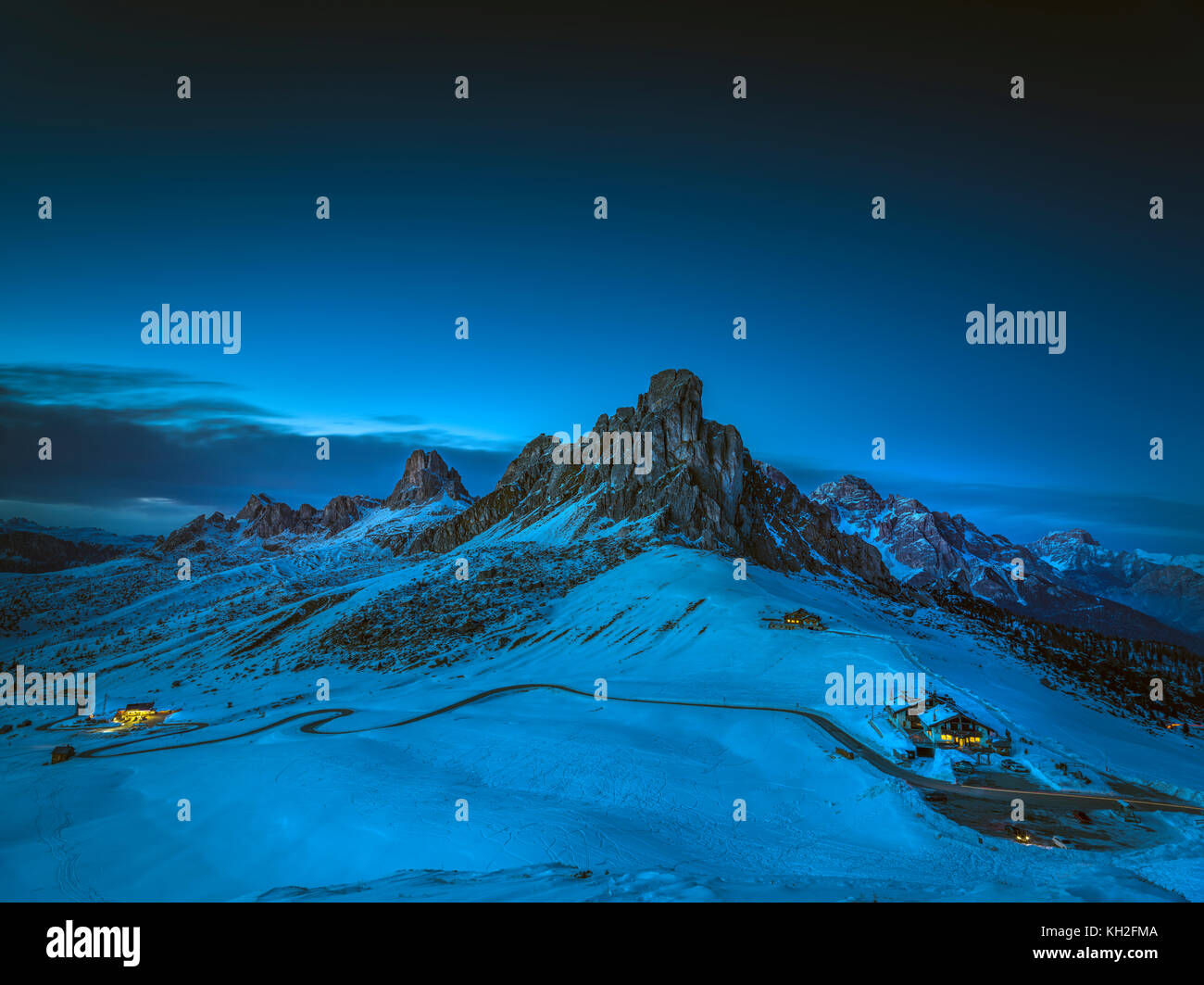 Meravigliose alpi, tramonto, fine del tramonto, stelle, alte montagne, Alto Adige, Dolomiti, panorama, maestose Alpi, Foto Stock