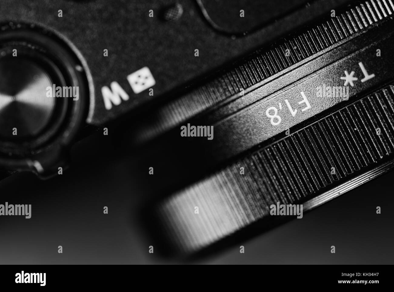 Vista in dettaglio di una fotocamera - in forte contrasto bianco e nero Foto Stock