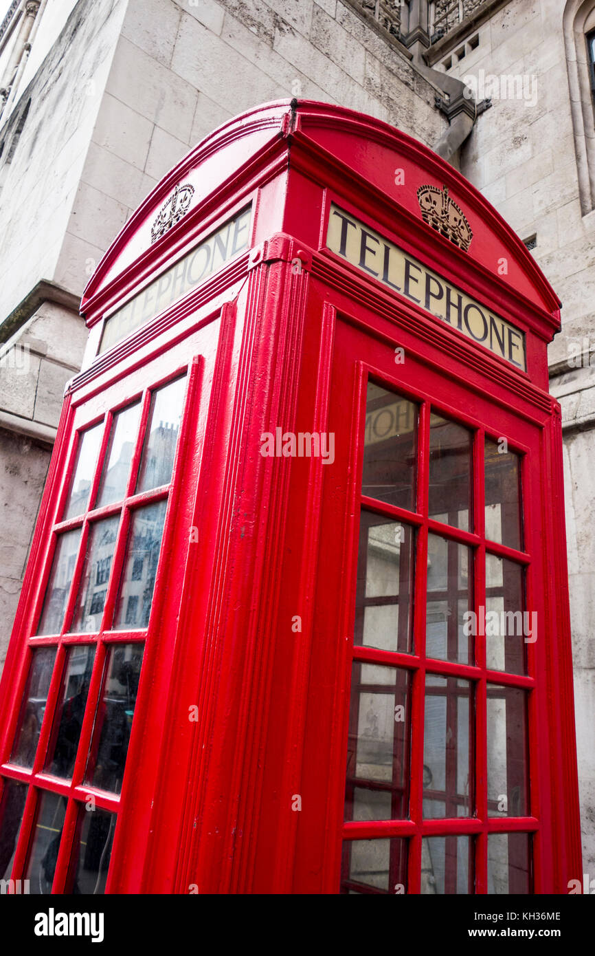 Chiosco No.2 K2 telefono rosso box nella città di Londra, Regno Unito Foto Stock