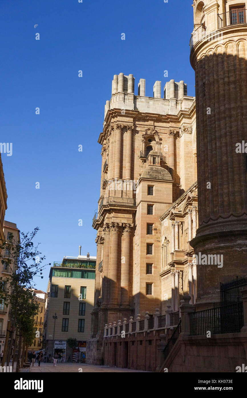 Cattedrale di Malaga con incompiuta sud torre campanaria, Santa Iglesia Catedral Basílica de la Encarnación, Malaga, Andalusia, Spagna. Foto Stock