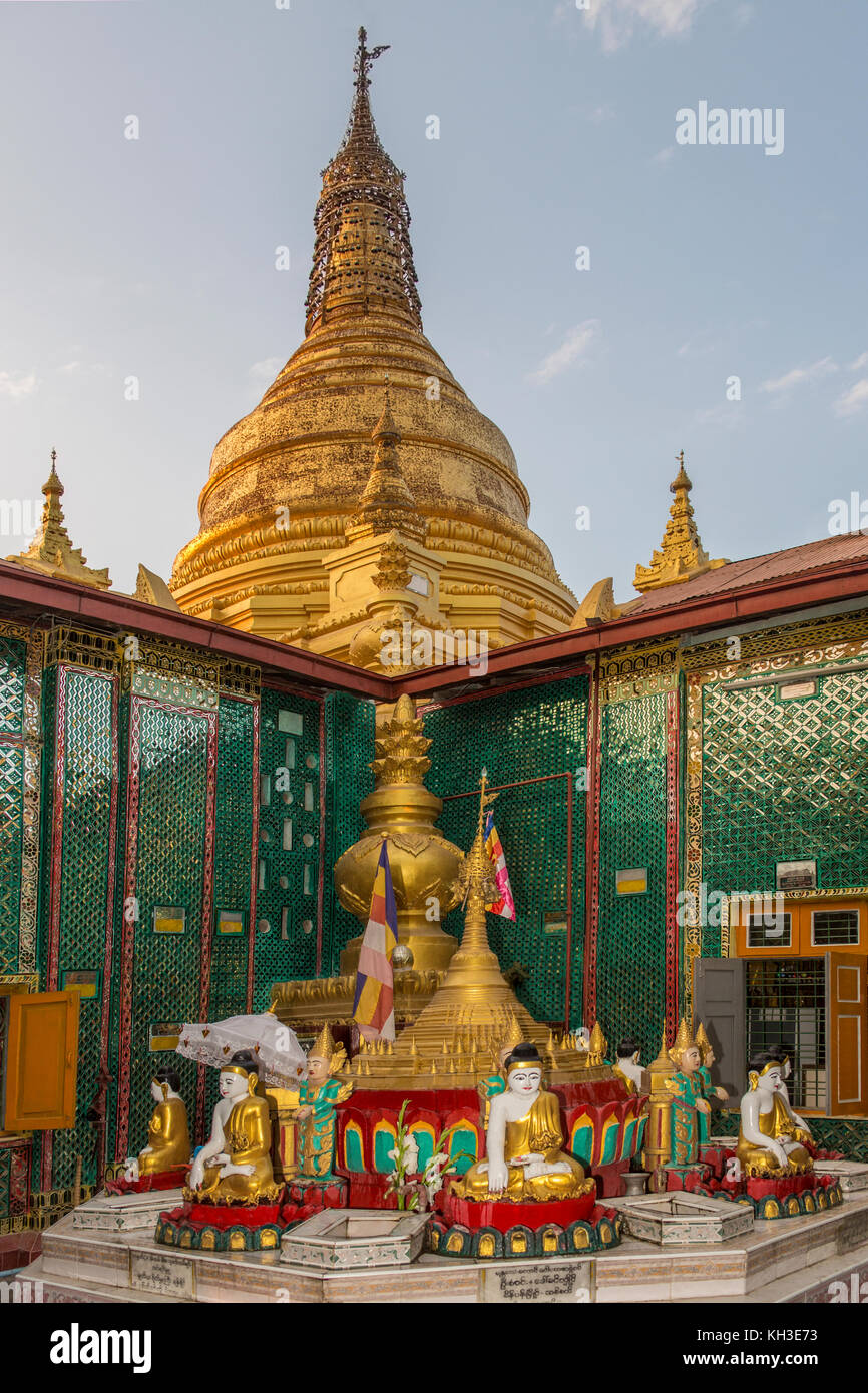 Il Tempio Sutaungpyei alla sommità del Mandalay Hill nella città di Mandalay in Myanmar (Birmania). Foto Stock