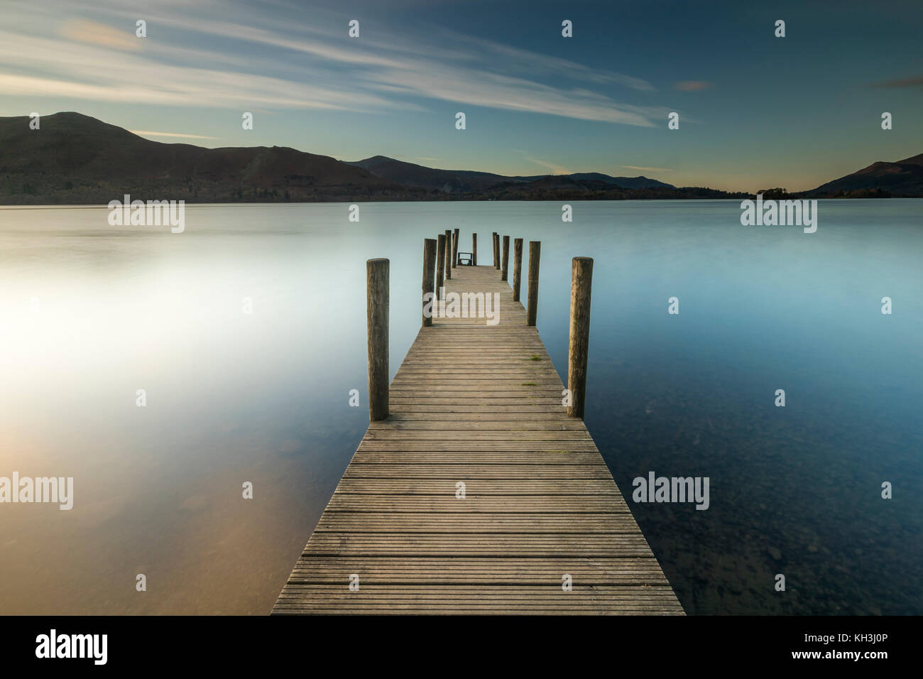Fotografia paesaggio del famoso molo sulla Derwent Water Near Keswick Foto Stock
