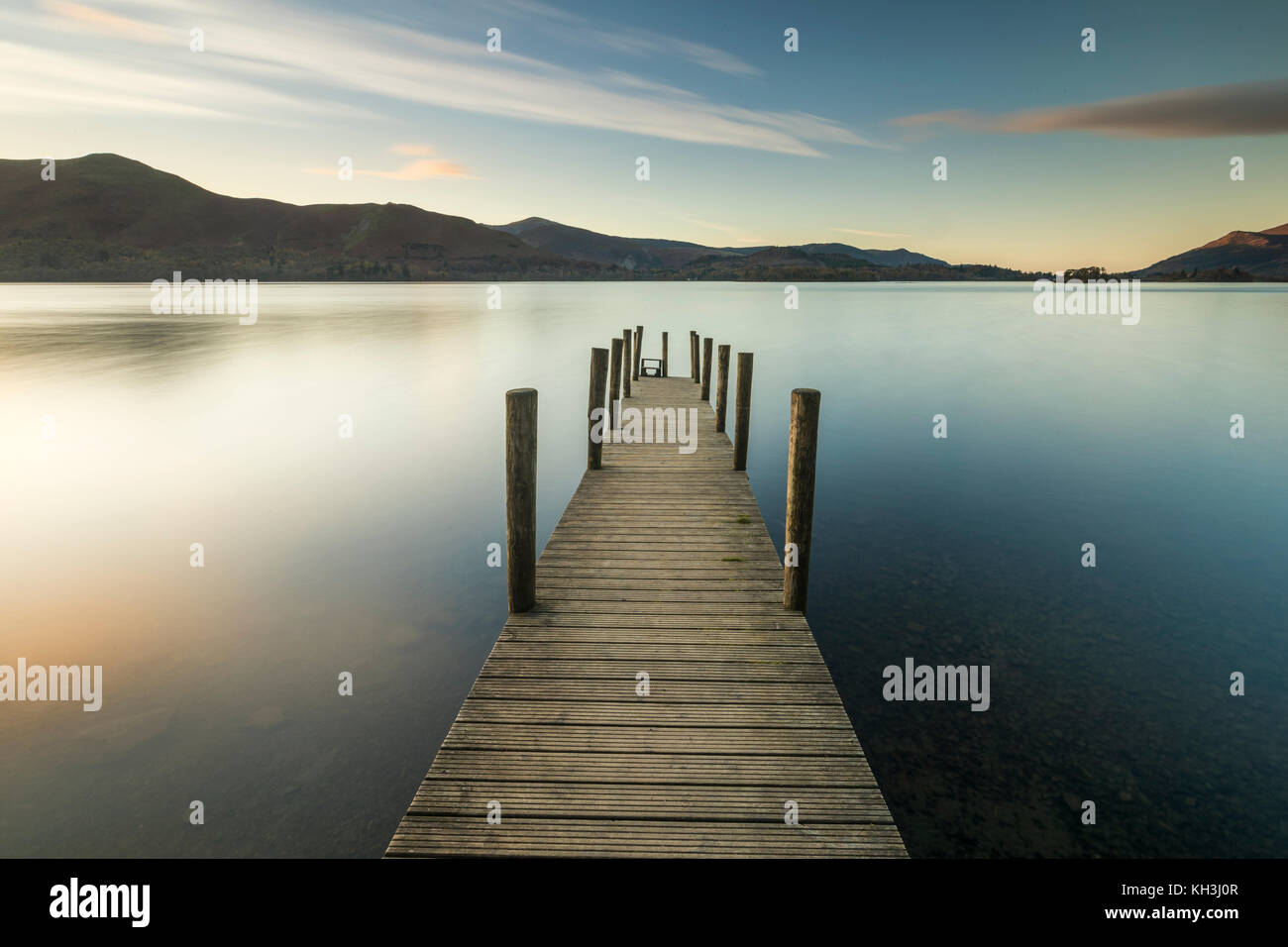 Fotografia paesaggio del famoso molo sulla Derwent Water Near Keswick Foto Stock
