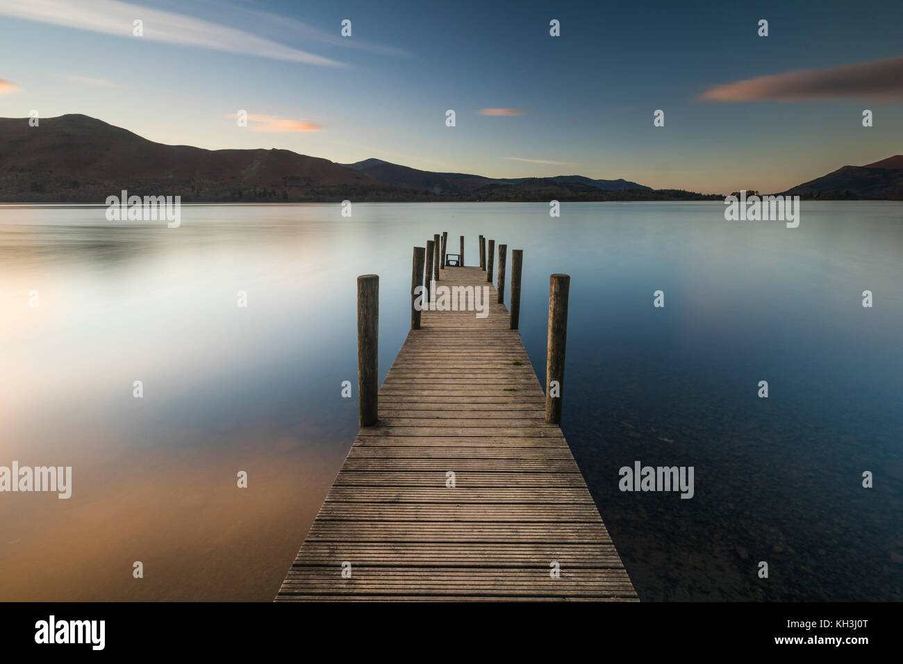 Fotografia paesaggio del famoso molo sulla Derwent Water Near Keswick Foto Stock