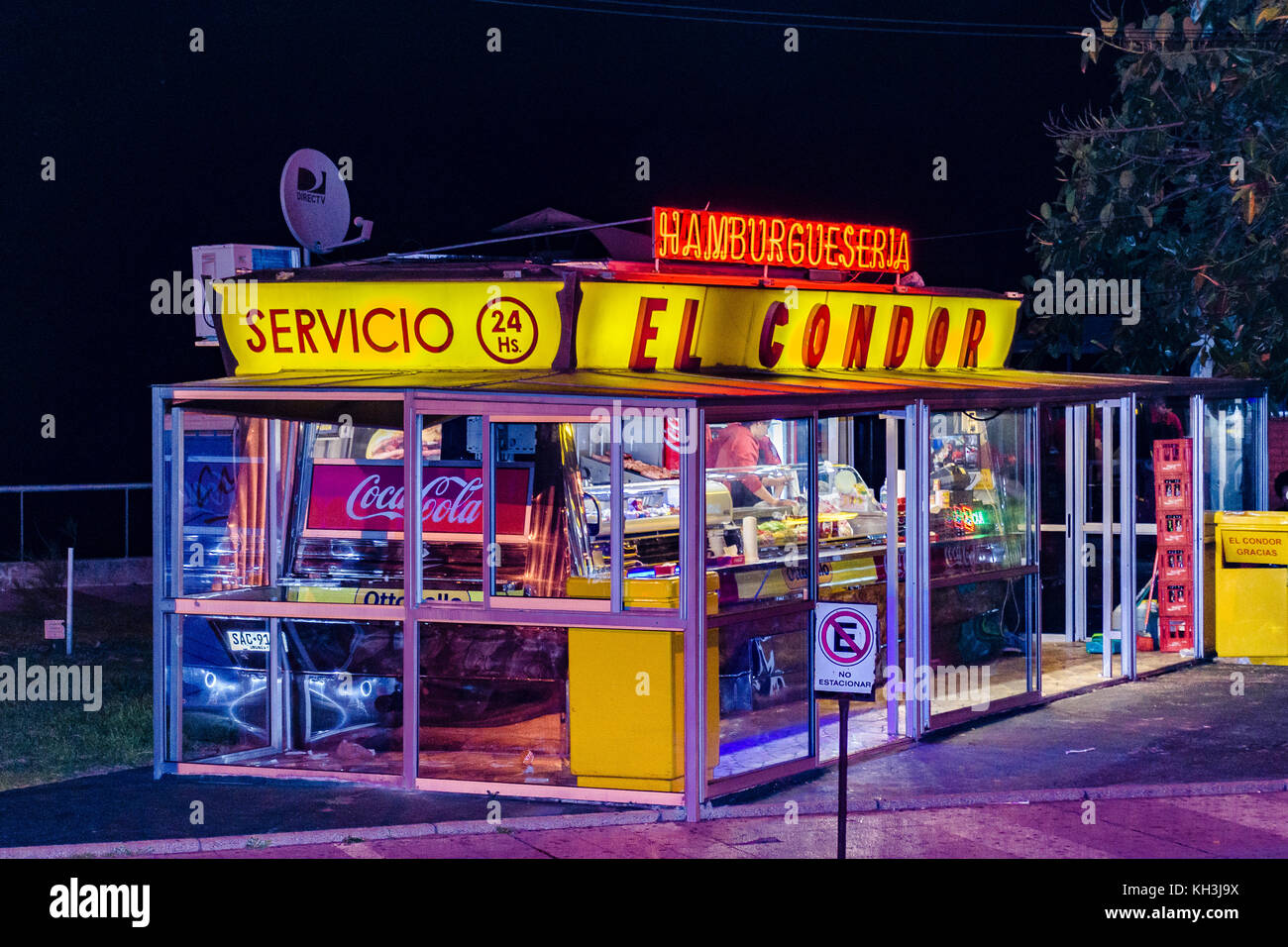 Montevideo, Uruguay, settembre - 2017 - Scena notturna a Burger tradizionale ristorante esterno nella città di Montevideo, Uruguay Foto Stock