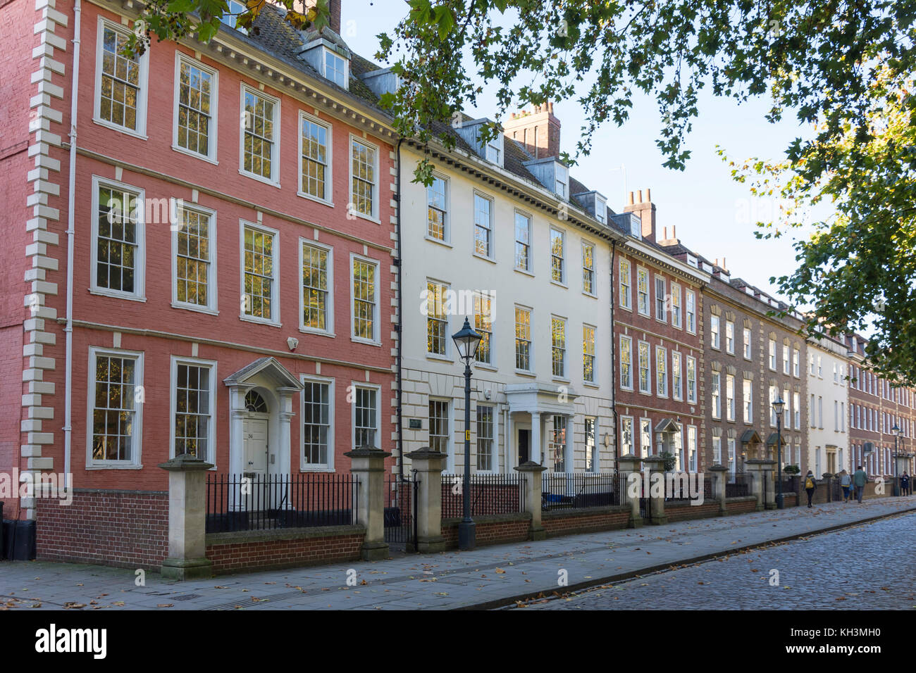 Periodo case sulla Queen Square, Città Vecchia, Bristol, Inghilterra, Regno Unito Foto Stock