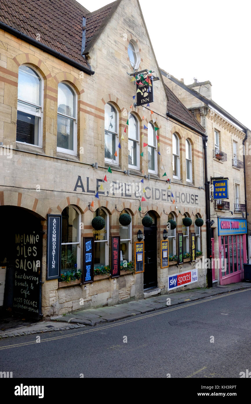 Intorno al piccolo wiltshire città di Bradford-on-Avon, Wiltshire, Inghilterra uk il Bear Inn Foto Stock