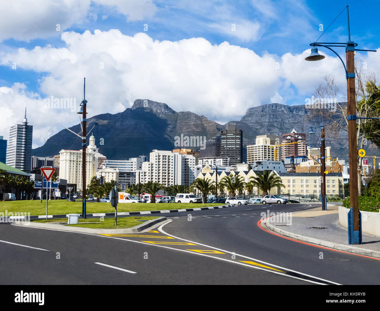 Cape town skyline con table mountain in background, sud africa Foto Stock