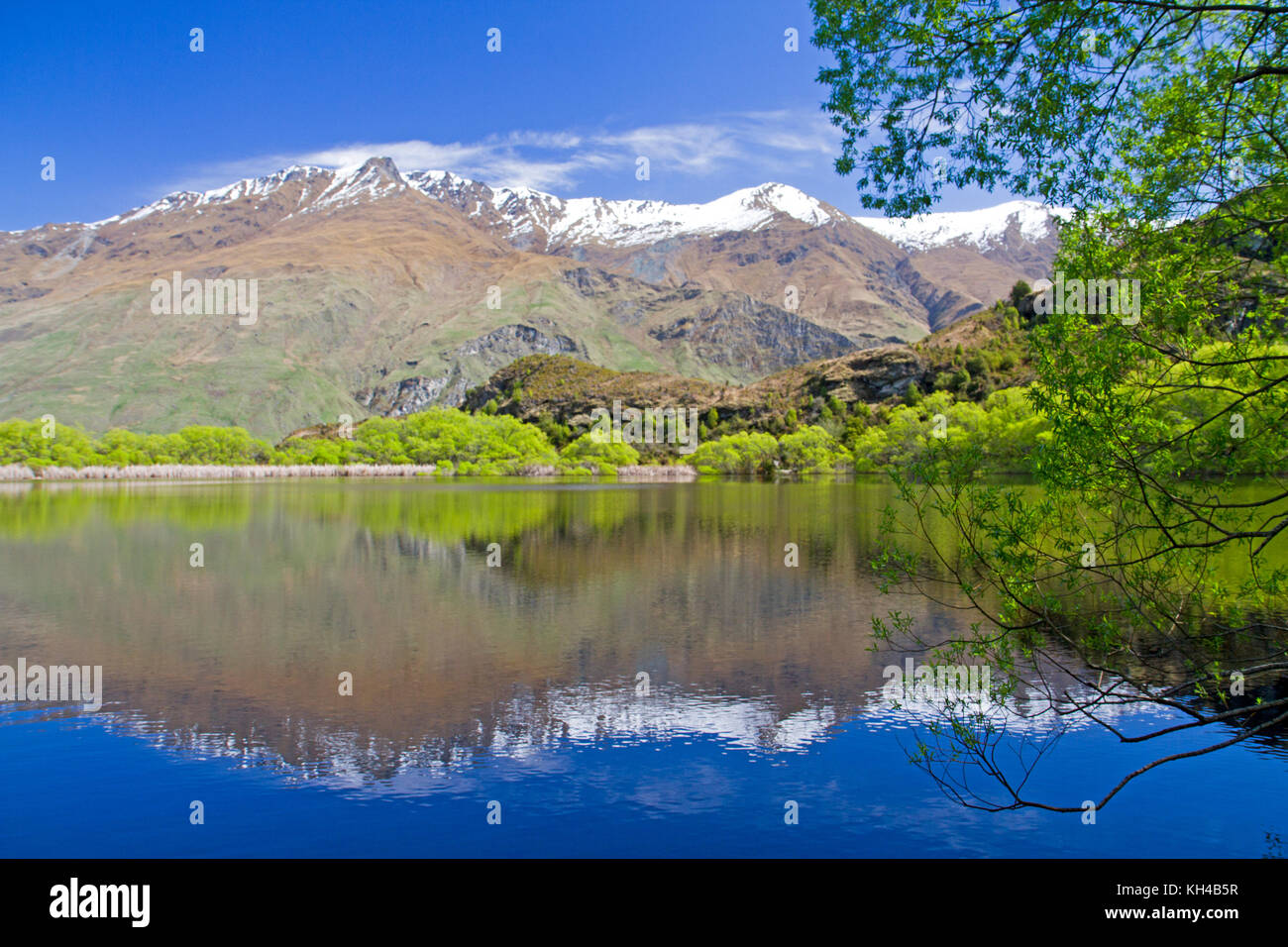Treble Cone riflessa nel lago di diamante Foto Stock