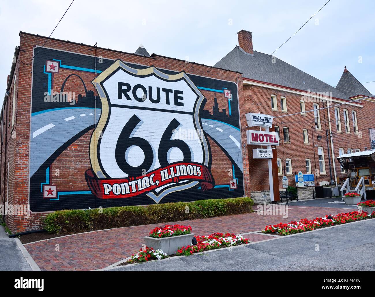 PONTIAC, IL-STATI UNITI D'America - 16 Luglio: Route 66 murale commemora la città il ruolo sulla luglio 16, 2017, in Pontiac, Illinois. Creato da Diaz Segno Arte. Foto Stock